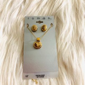 set 3 peices genuine stone earings and necklace